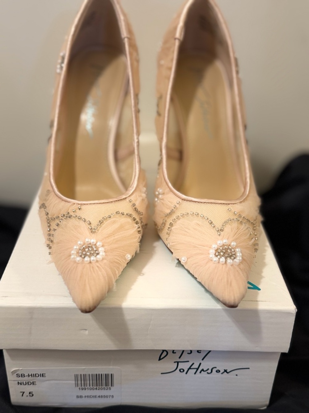 Betsey Johnson Nude Beaded Tulle Pointed Pump with Teal Heel - Picture 4 of 11